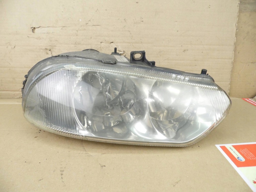 Купить Alfa romeo 156 2001 перед сторона правая лампа передняя