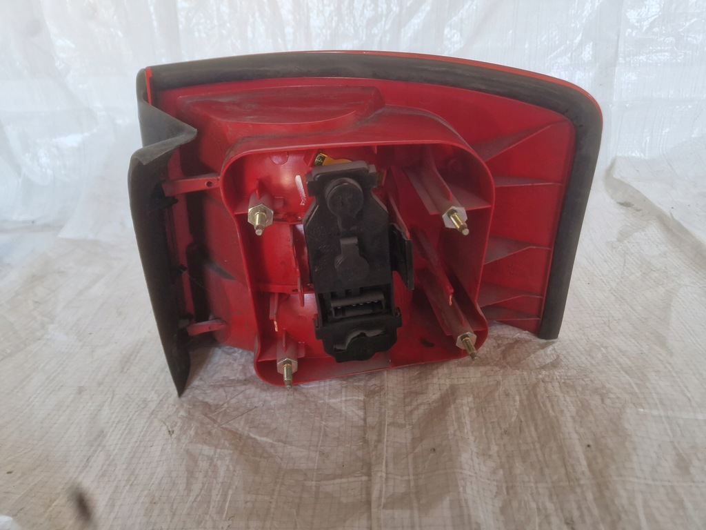 фото №7, Audi a6 c5 97-01 лампа задняя задняя левая вкладыш