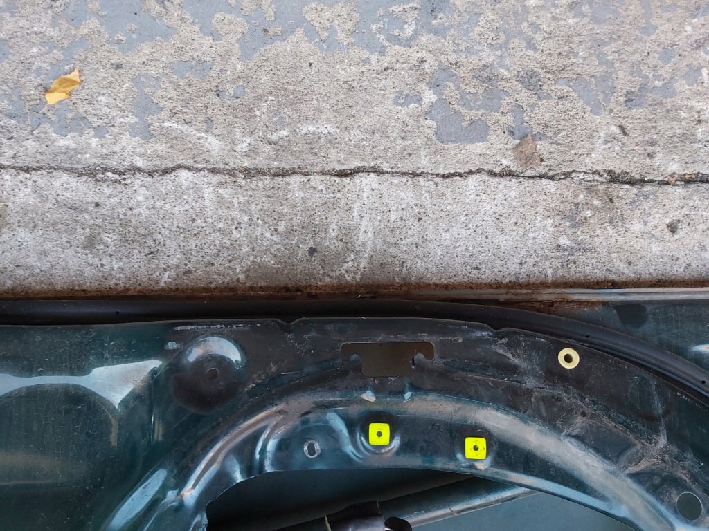 Toyota avensis t22 дверь левый перед 6s3 Недорого