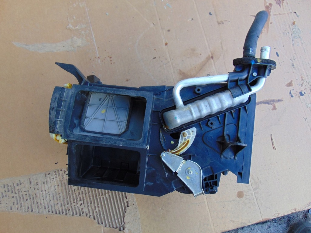 фото №5, Радіатор обігрівач водяна isuzu d-max 1 lift 3.0td europa