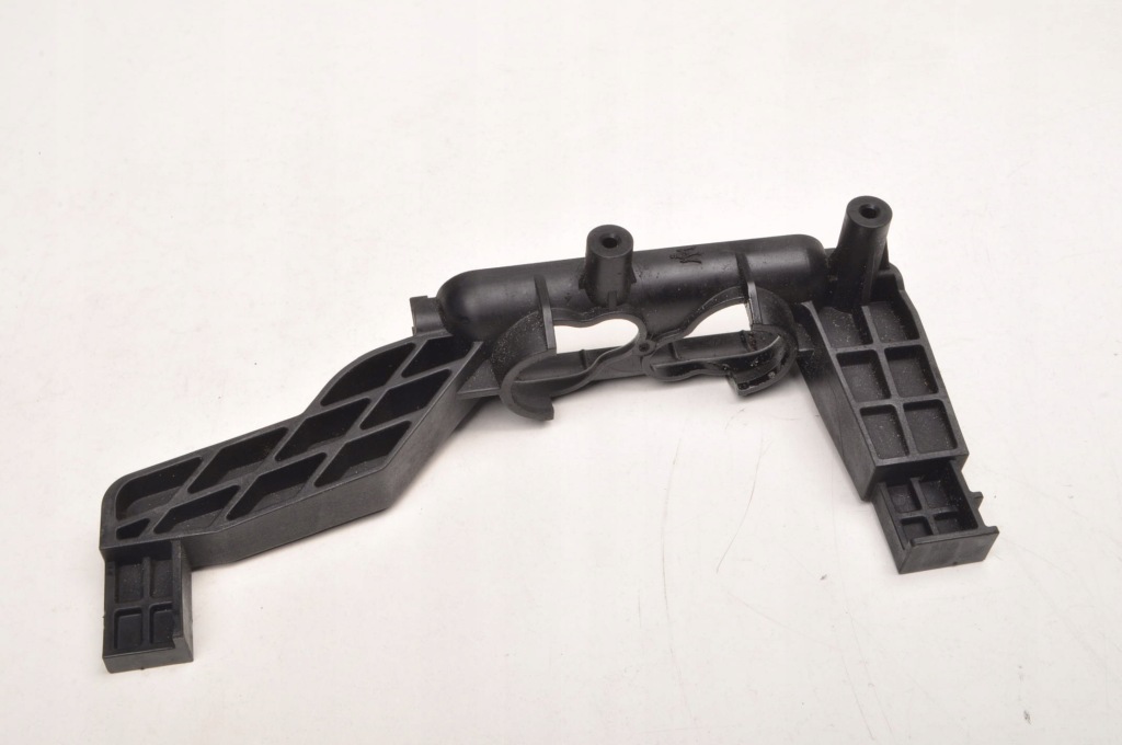 Купить Maserati ghibli 3 кронштейн радиатора 16462007