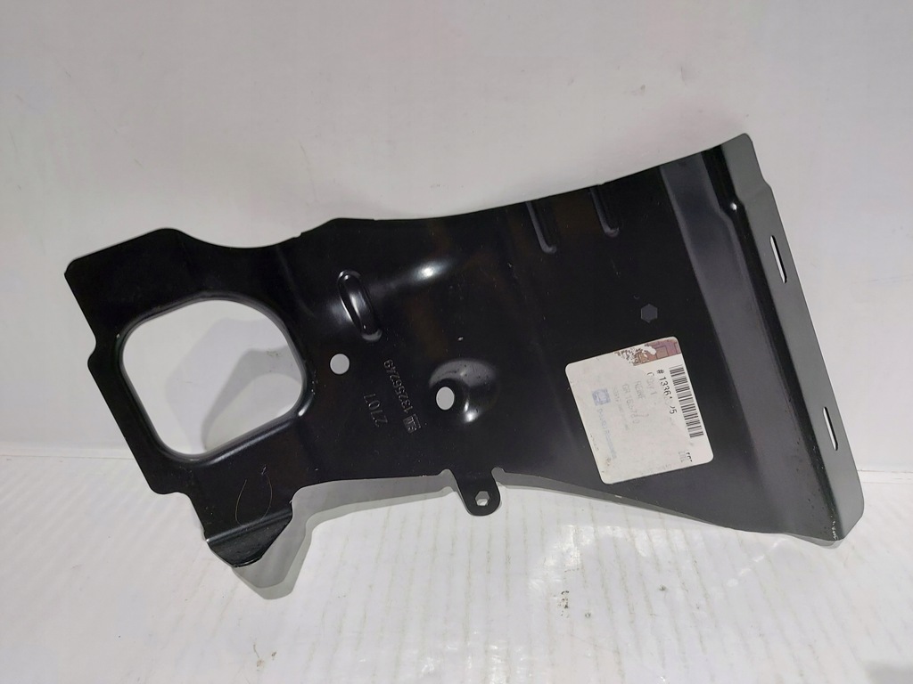 фото №1, Opel astra j 09- кронштейн лонжерон правый