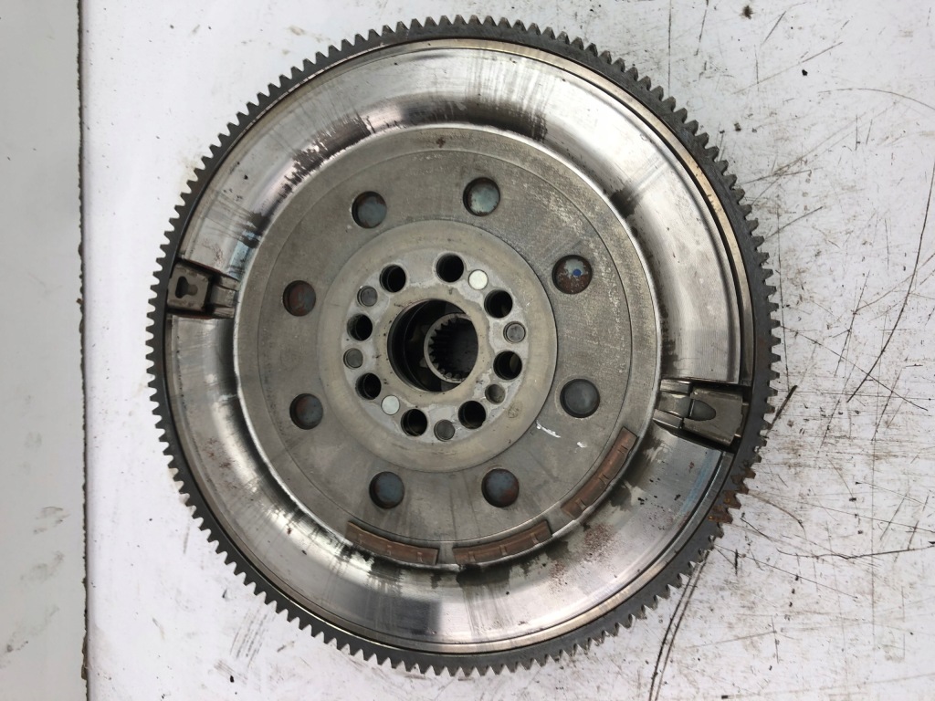 фото №5, Toyota avensis t27 1.6 дизель n47c16a сцепление двухмассовый маховик комплект 31210-05150b