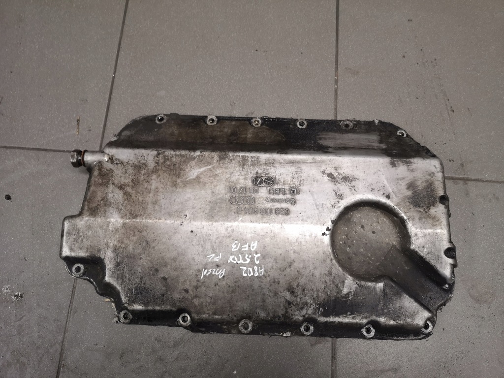 фото №6, Поддон масляная audi a8 d2 2.5 tdi 059103604e