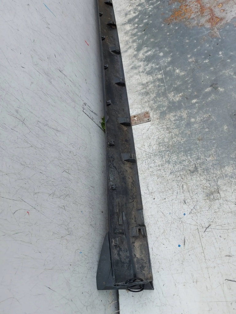 фото №10, Dodge challenger 15- ліва молдинг поріг поріг накладка