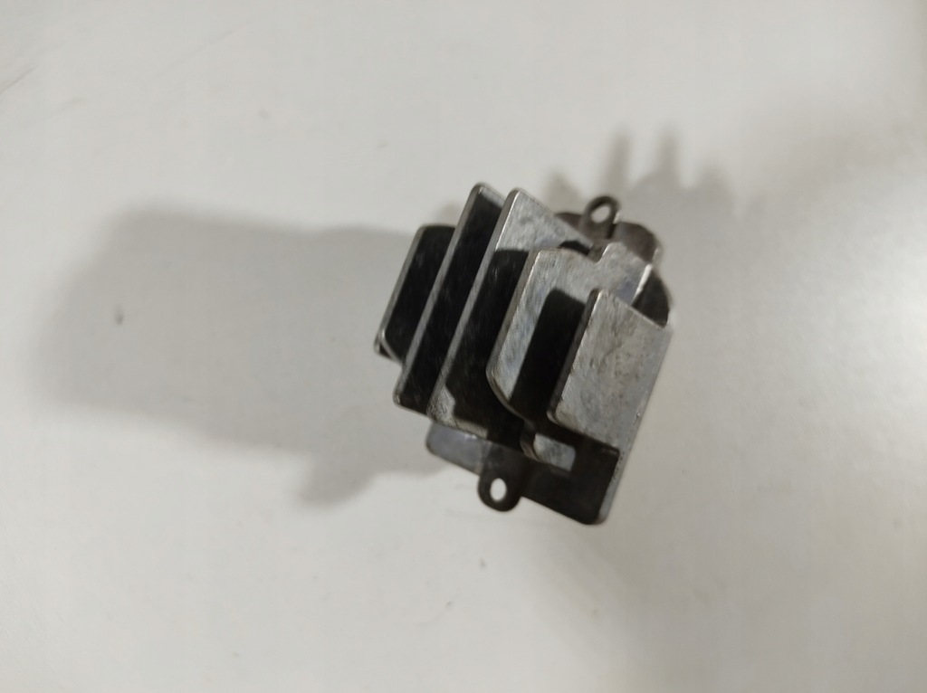 фото №4, Volvo v60 13r- резистор протитуманної фари