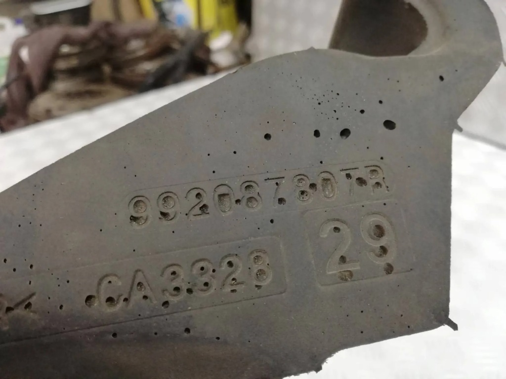 фото №2, Clio iv шумоизоляция пена 992087807r