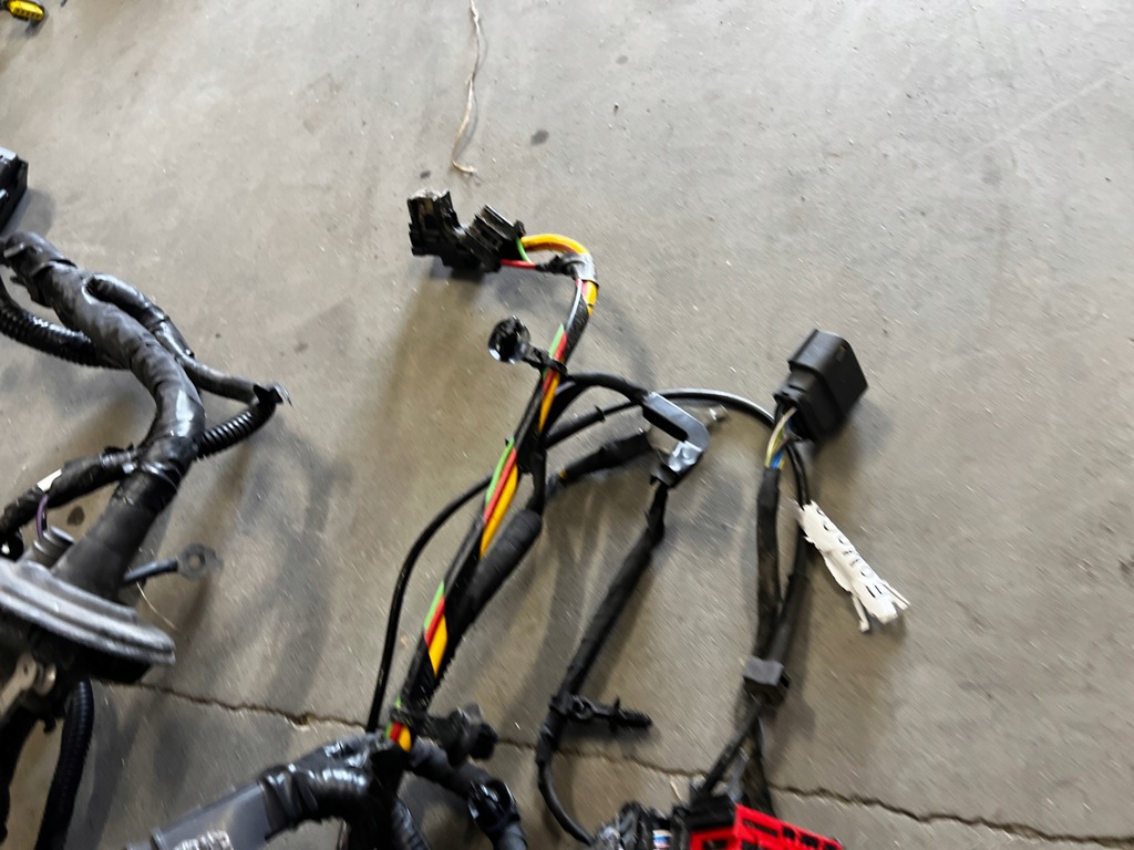 фото №12, Проводка жгут отсек двигателя ford escape mk4 1.5 eb