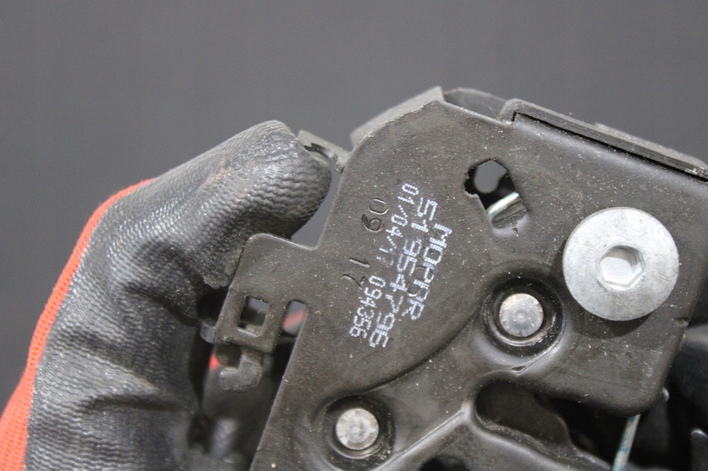 фото №2, Замок капот правый 51954796 jeep renegade