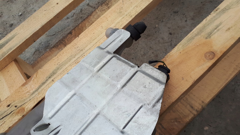 фото №8, Audi оригинальный номер 8k0121405f бачок расширительный, жидкость охлаждающий