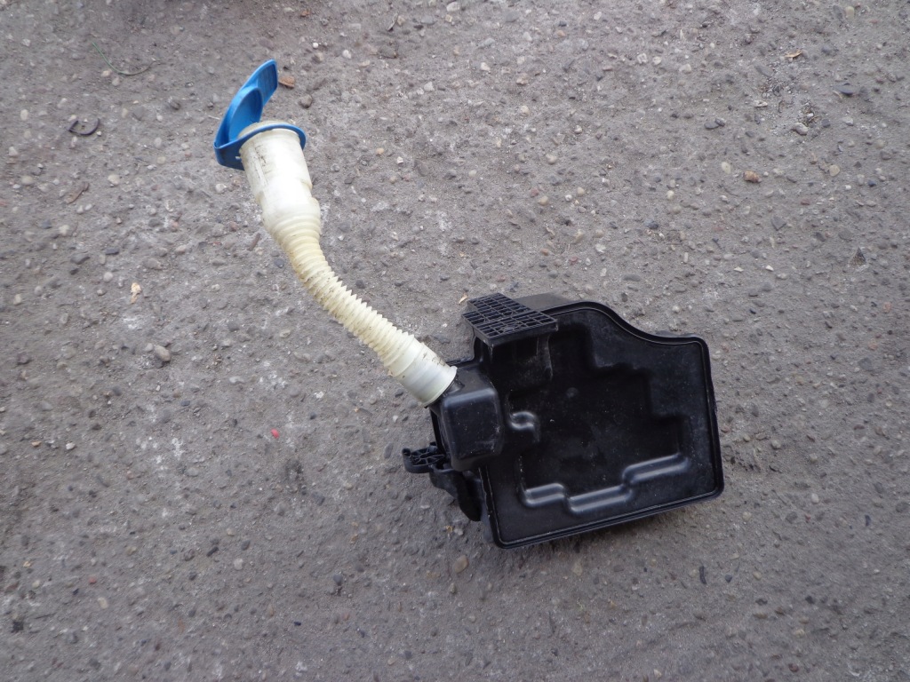 фото №1, Polo 6r 12r. бак помпа омивача