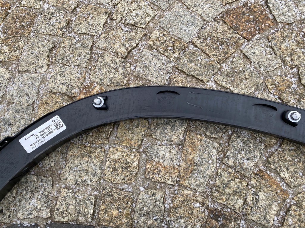 фото №11, Bmw x1 u11 молдинг крыла левая задняя 9883563 оригинал