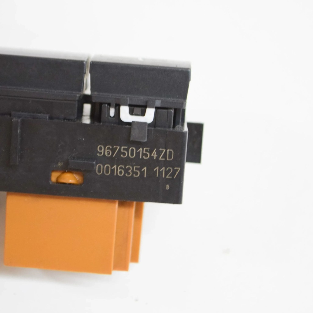 фото №6, Peugeot 208 2017 другое переключатели i кнопки