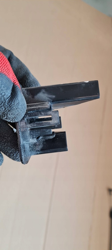 фото №10, Audi q3 8u кронштейн кронштейн датчика pdc левый перед w решётка радиатора 8u0919267m