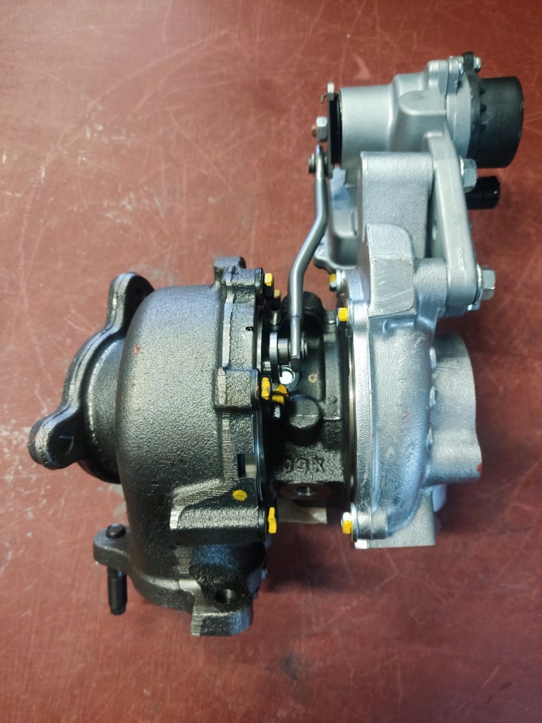 Турбонагнетатель toyota land cruiser v8 17201-51030 nowa в Украине