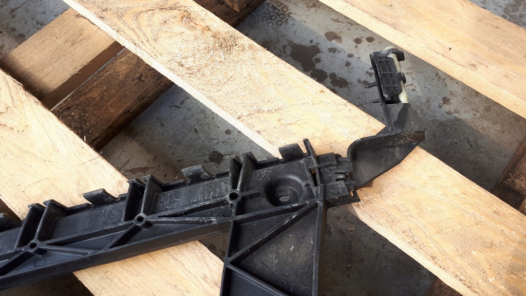 фото №7, A4 b8 s4 напрямна бампера правий лівий задня кронштейн sedan