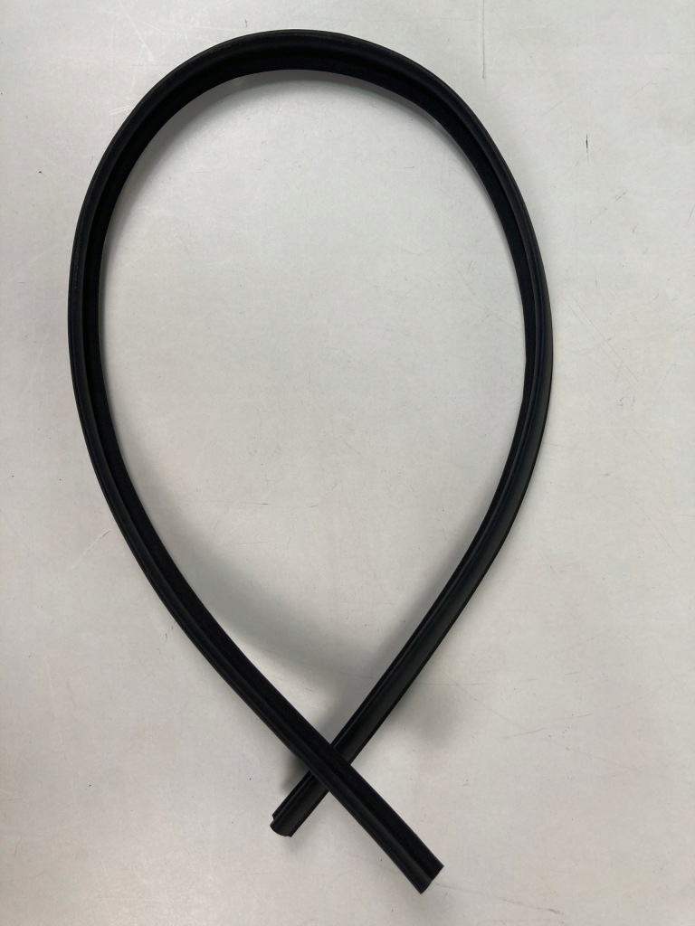 фото №1, Прокладка нижня двері перед ford focus mk4 2018