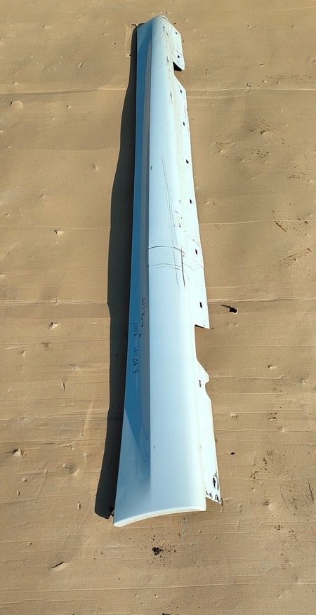 фото №1, Bmw e90 m-pakiet молдинг поріг права alpinweiss