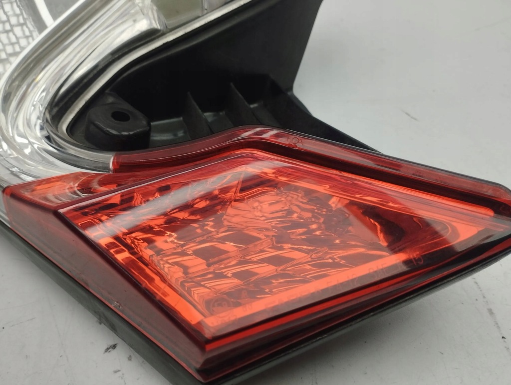 фото №15, Toyota c-hr i 2017 ліва сторона лампи задні