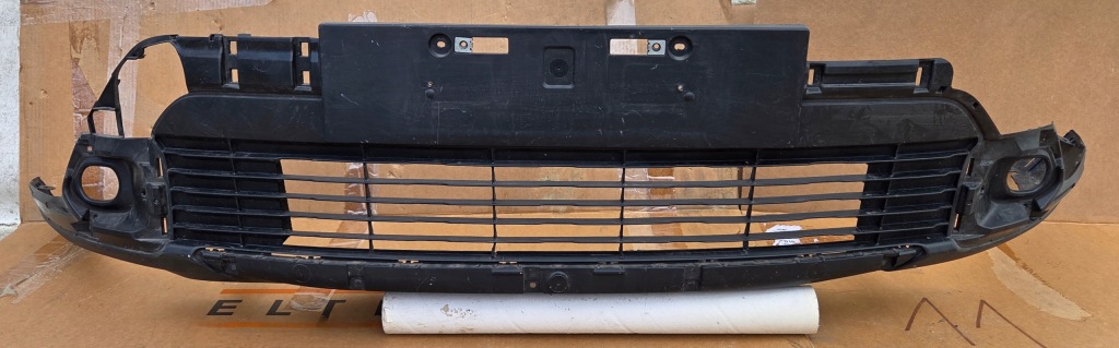 фото №1, Toyota yaris cross решётка накладка бампера перед оригинал