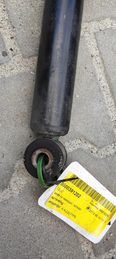 Амортизатор задний clio iv 562109815r с Разборки