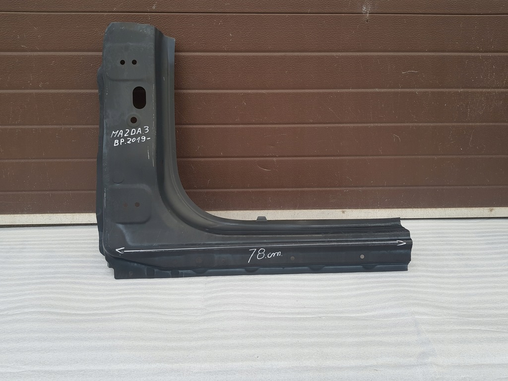 фото №1, Mazda 3 bp 2019- блок двигателя порог левый обшивка