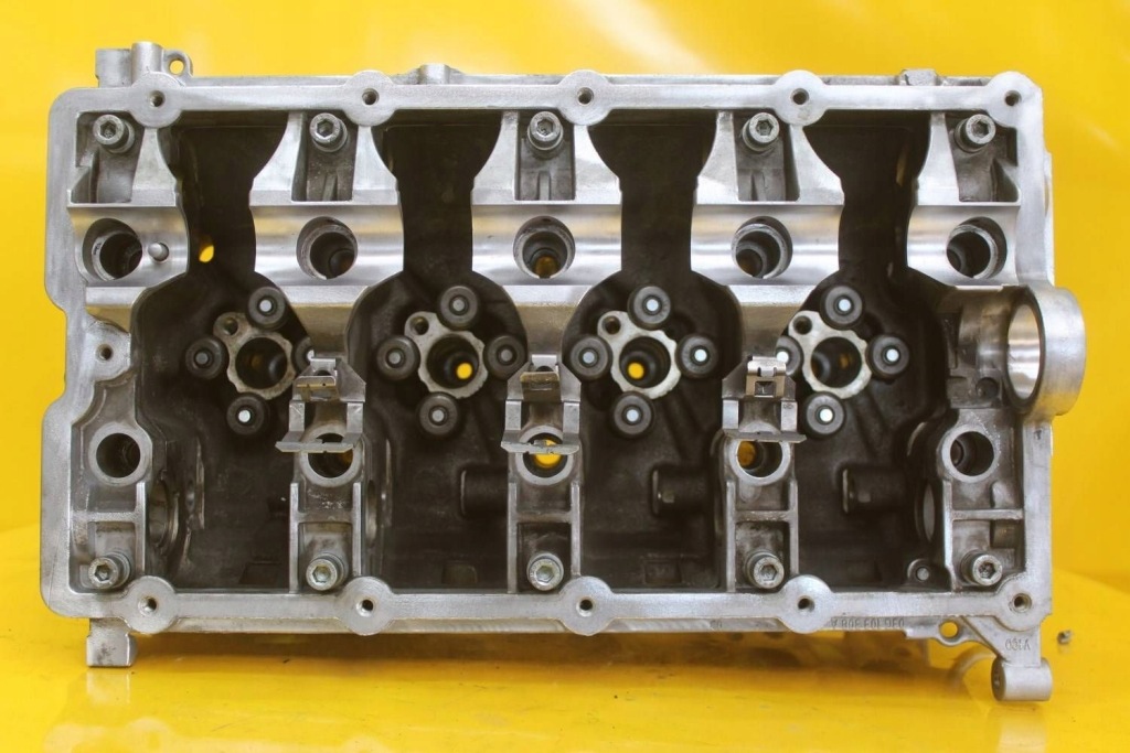 Головка vw passat b6 audi seat skoda 2.0 tdi 16v bkd 03g103373 03g103308a Цена