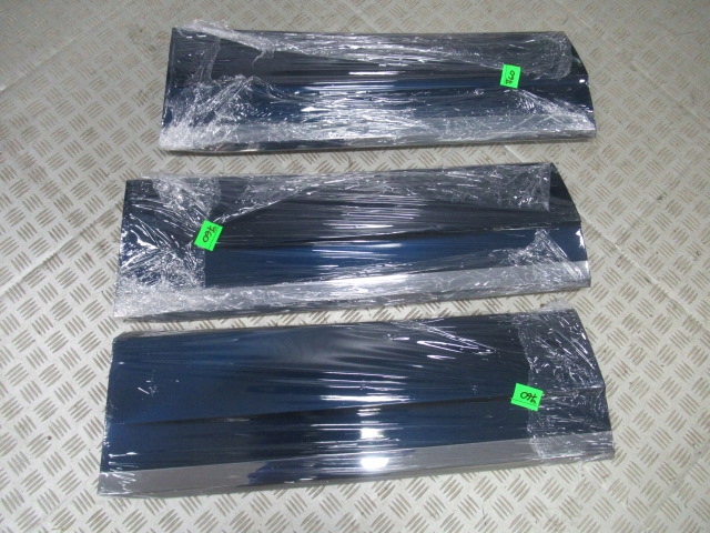 фото №1, Молдинг накладка дверь левый задняя vw touareg iii