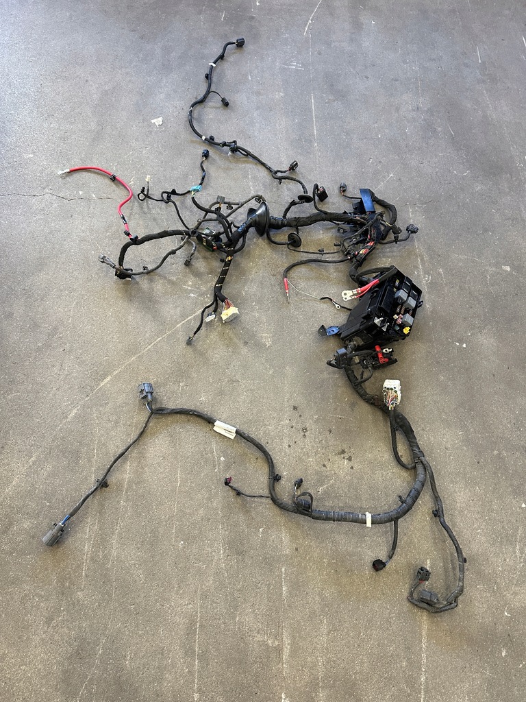 фото №1, Polestar 2 комплектная электропроводка отсек двигателя