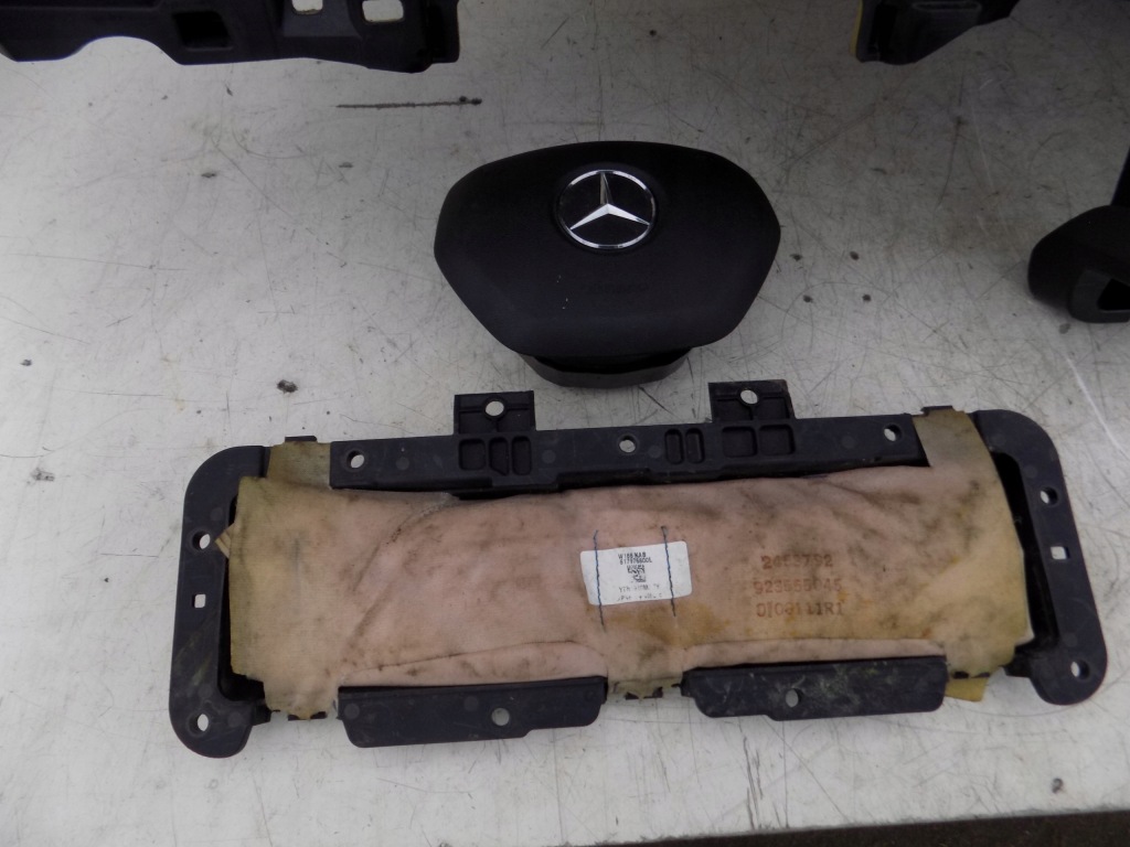 Панель  3x подушка безпеки 4x ремені mercedes ml166 a166 Недорого