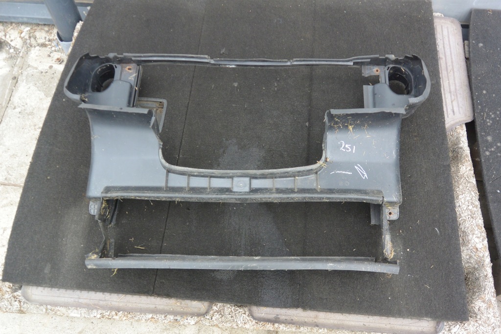 фото №1, Впуск воздуха защита поперечина mercedes r w251 r500