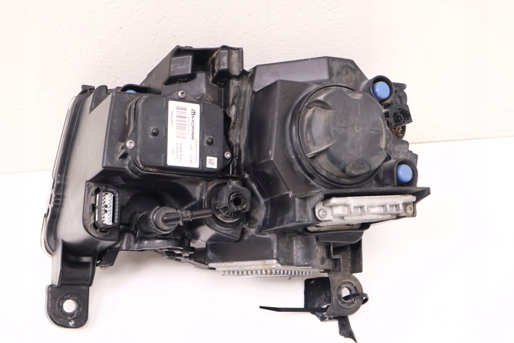 фото №8, Jeep grand cherokee wk2 лампа права перед 68144704ag