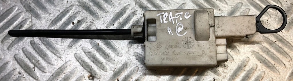 фото №1, Opel vivaro renault trafic ii привод крышка заливной топлива 8200032984b