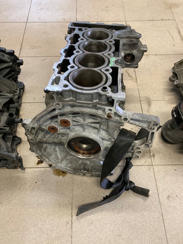 фото №9, Блок двигателя v758456680 mb gu15 n18b16a bmw 1.6 turbo