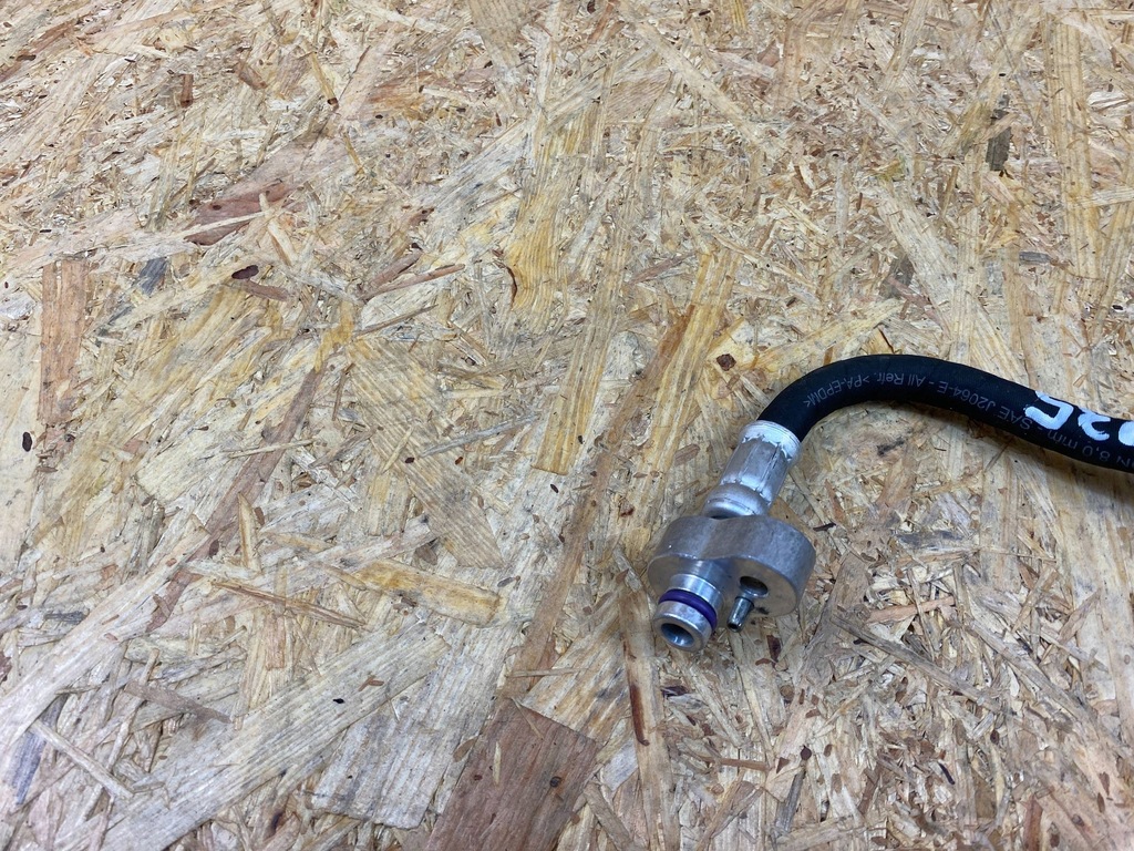 фото №5, Wąż трубка шланг кондиционера audi a3 q3 rs3 rsq3 8v0820742