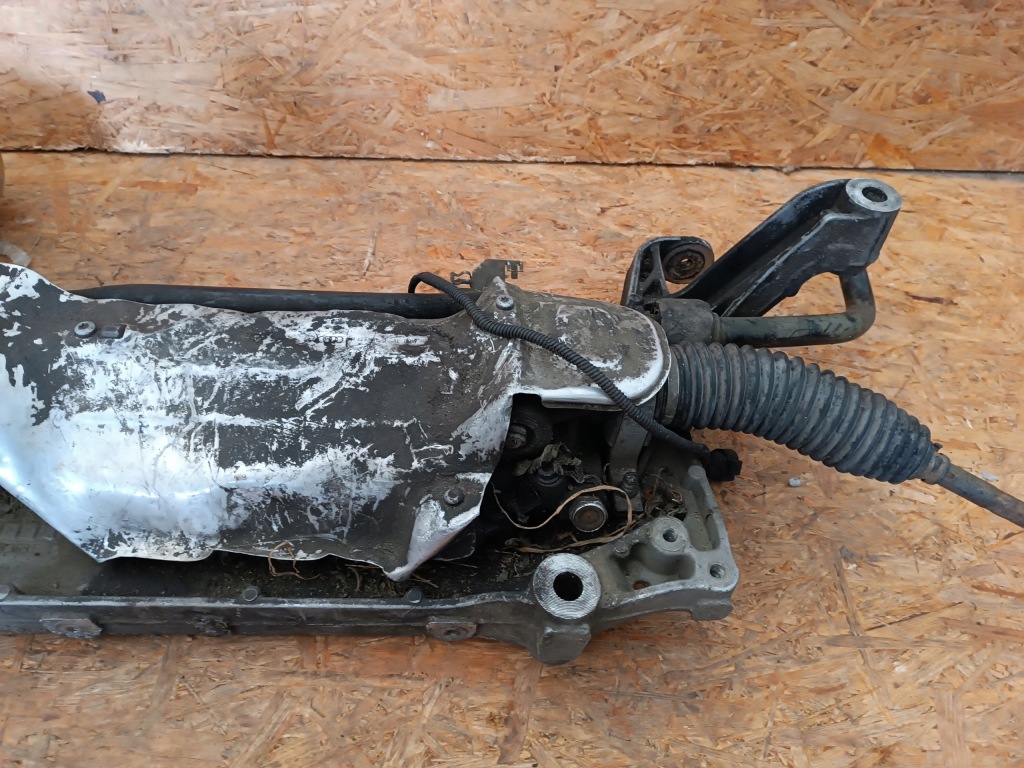 Рейка рульова трансмісія електрична підрамник перед амортизатор vw passat b6 Недорого