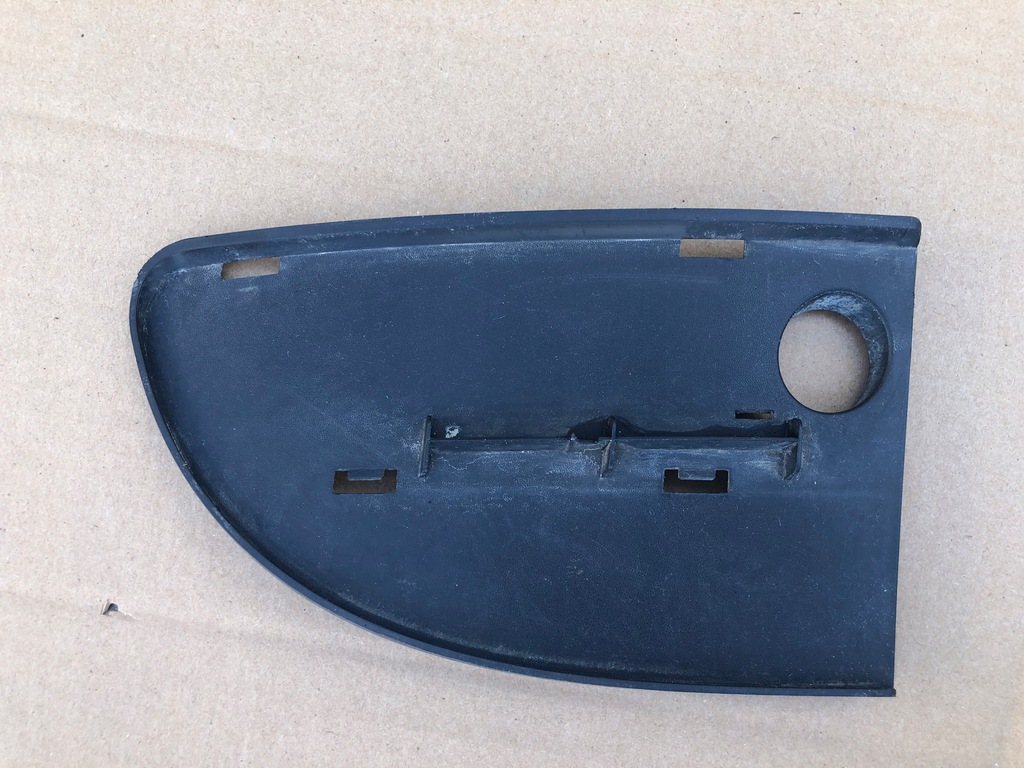 фото №1, Права решітка заглушка бампера renault megane lift