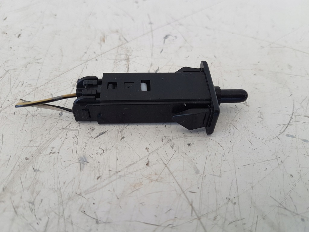 фото №1, Датчик открывания капот toyota avensis t22 d4d