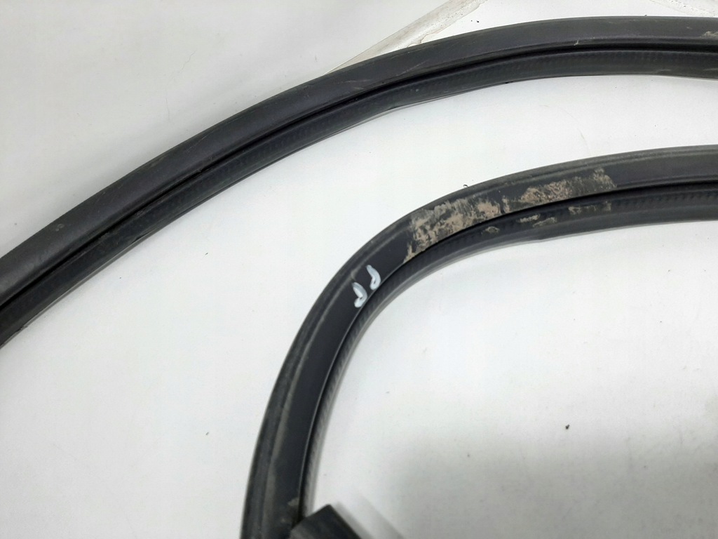 фото №9, Dodge durango ii lift 07r прокладка дверь правый перед