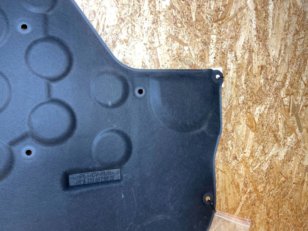 Шумоізоляція капот кришки двигуна кліпси mercedes sl r231 a2316820026 Доставка