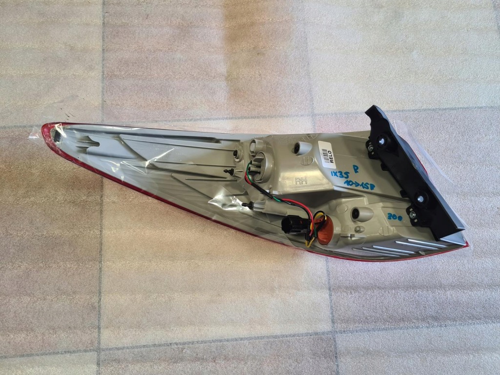 фото №4, Hyundai ix35 2010-2015 rok лампа задня права 924022y000