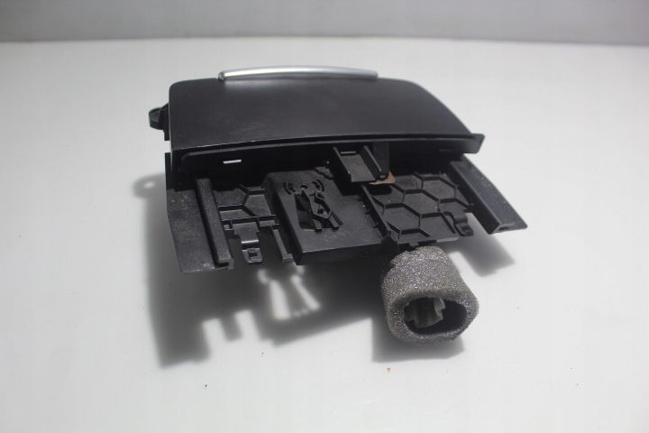 фото №1, Пепельница audi a4 b8