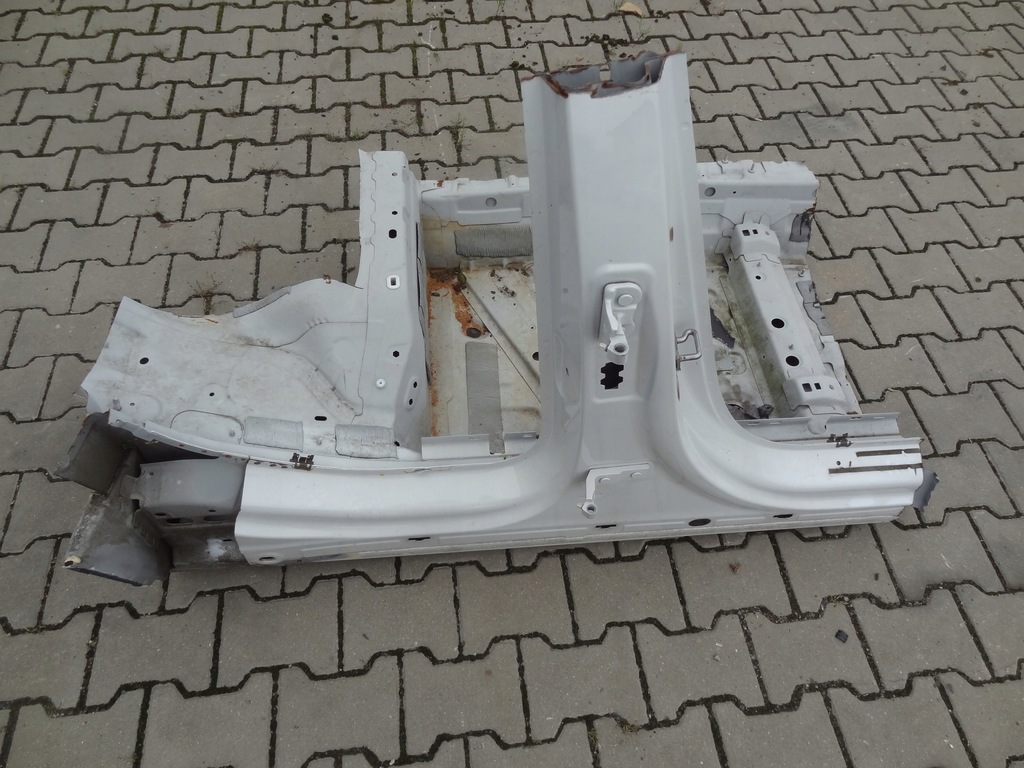 фото №1, Mercedes a-klasa 177 порог правый блок двигателя средний пол 1776372801