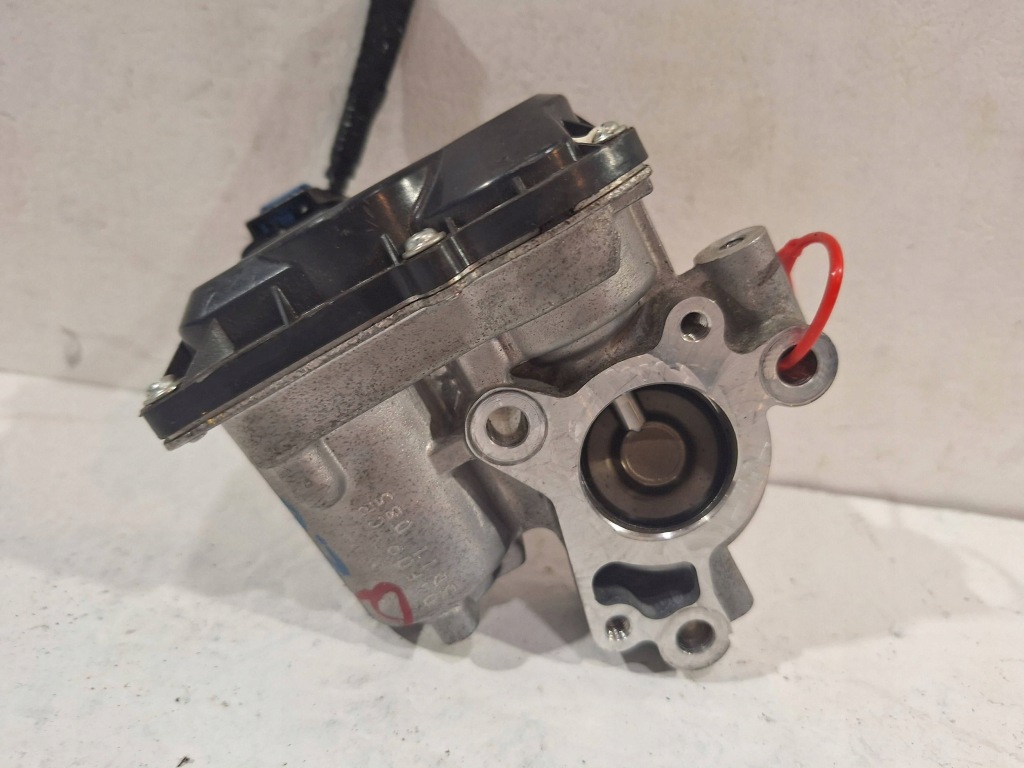 Купити Клапан egr 147100361r renault trafic iii vivaro b 2.0 dci 21-