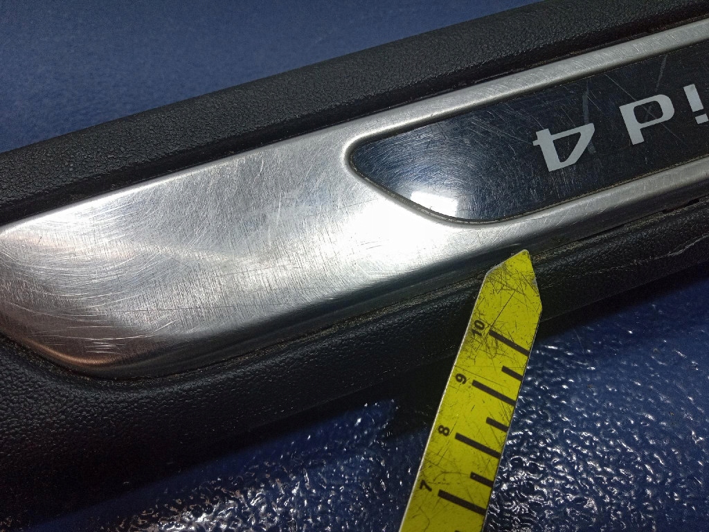 фото №5, Citroen ds5 hybrid4 молдинг защита порог левый перед 9687342077