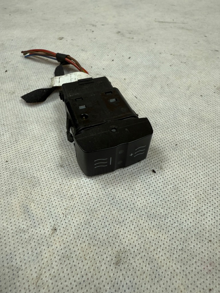 Купить Дополнительный переключатель webasto sprinter 906 рестайлинг  6395451907