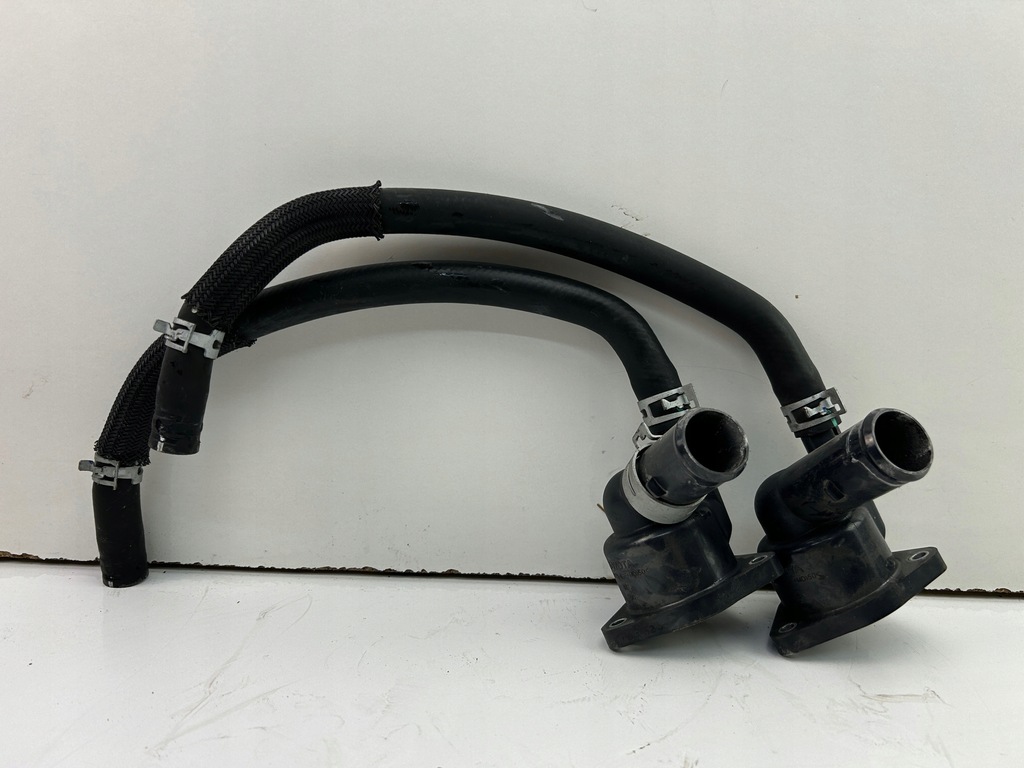 фото №1, Toyota auris ii hybrid патрубок корпус термостата