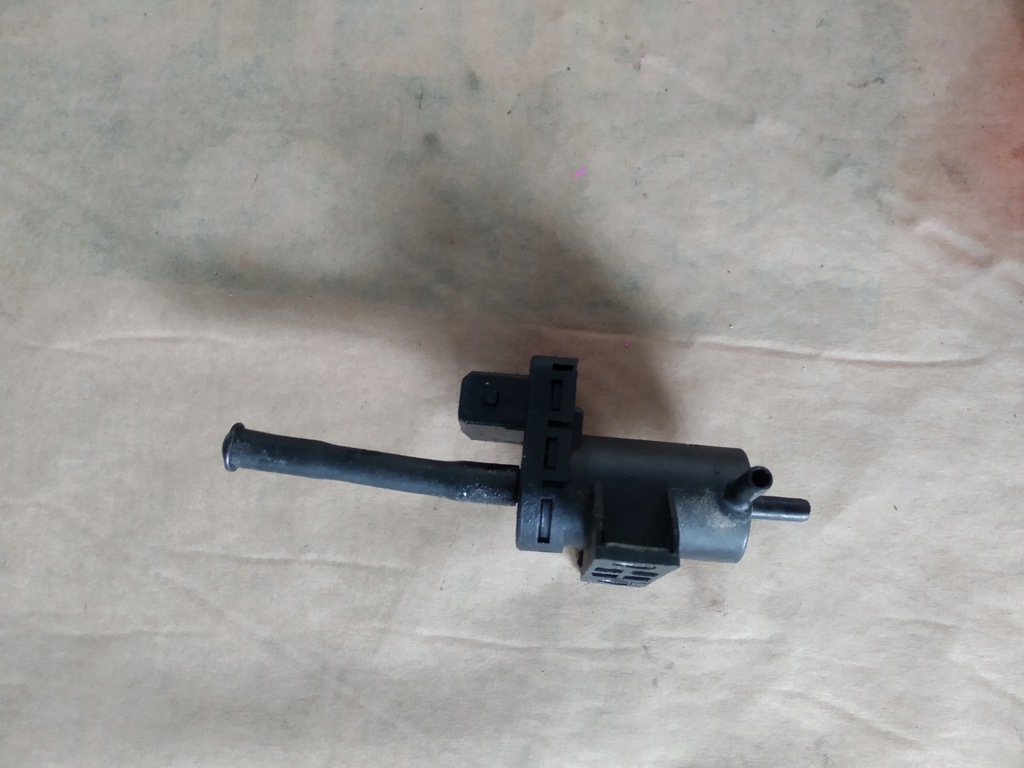 фото №4, Клапан вакуумa ford renault - pa66-m40