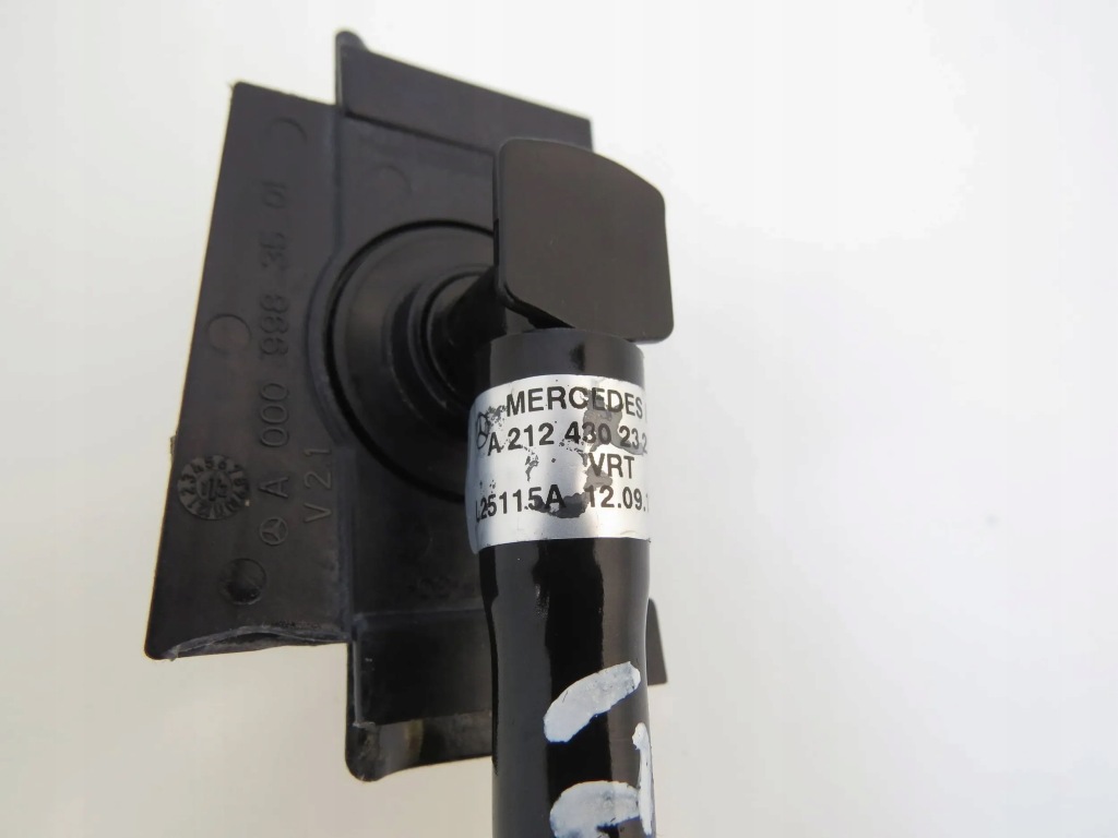 Шланг трубка пабтрубок  усилитель тормозов a2124302329 mercedes cls w218 e-klasa w212 с Разборки