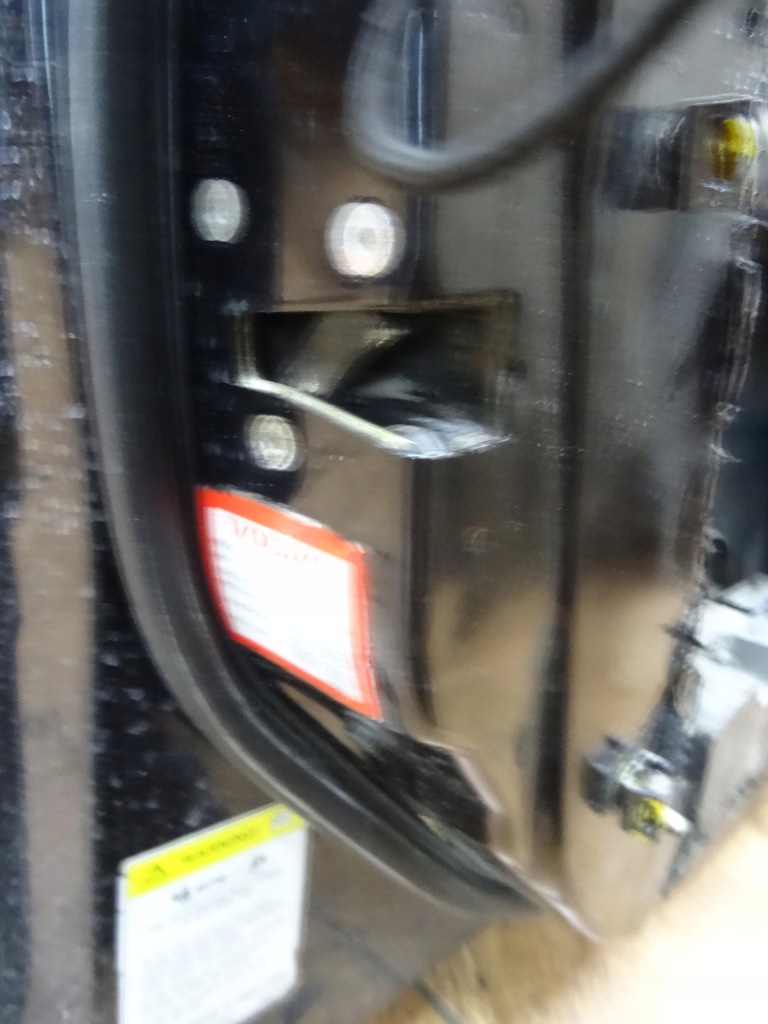 фото №1, Volvo v40 1.9dci 03' замок дверь левый перед